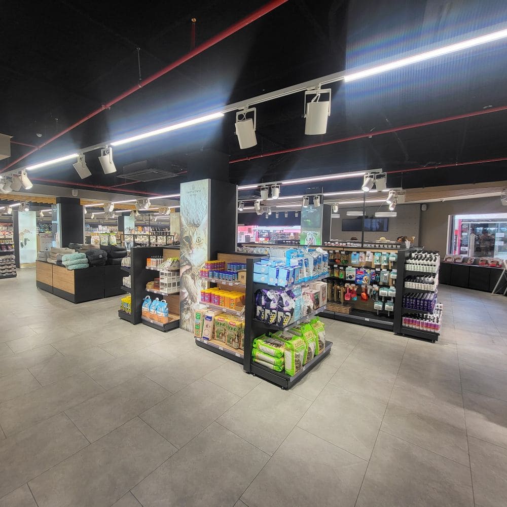 Mobiliario tienda mascotas