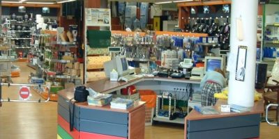 Mostrador-metalico-lamas-1-zoom